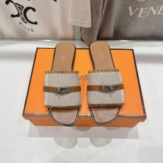 Louis Vuitton Slippers